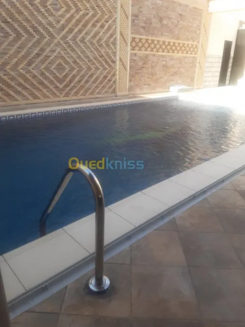 PISCINES Construction & réalisation