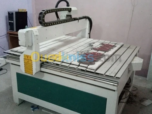 CNC ROUTER WOODWORKER (fraiseuse )