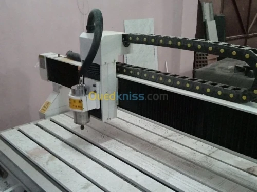CNC ROUTER WOODWORKER (fraiseuse )