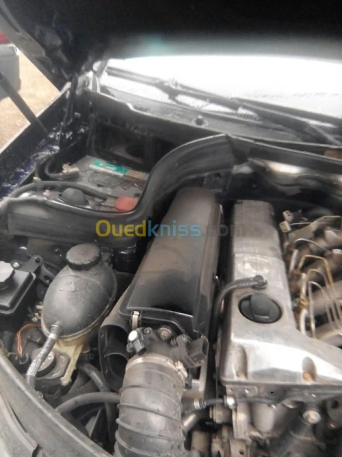 Mercedes Benz CLK 2010 GLK Rakb moteur 5 ligne 