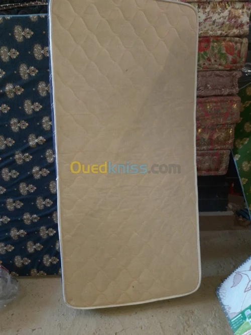 MATELAS ORTHOPÉDIQUE