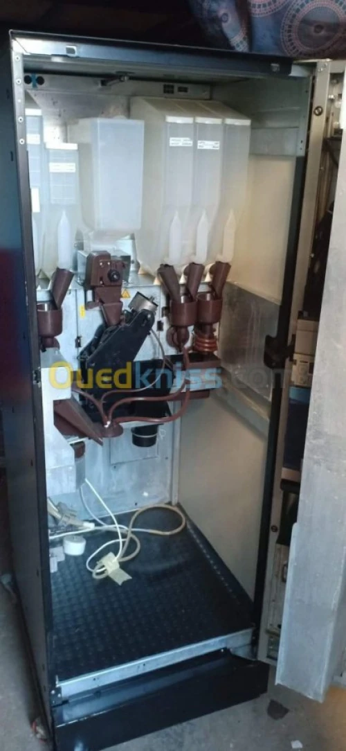 distributeur de boissons chaudes bianc