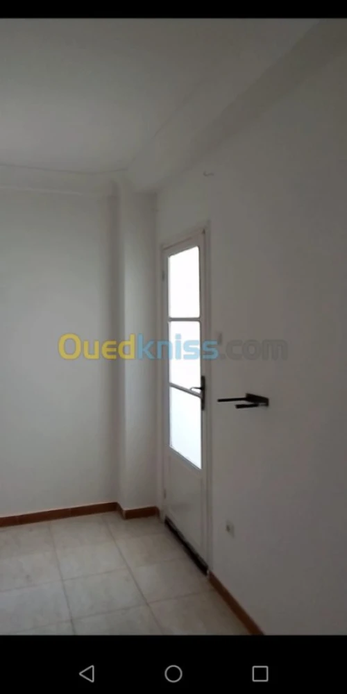 Vente Appartement F3 Mostaganem Mezghrane