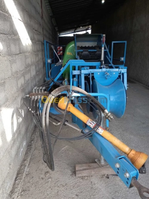 ARRACHEUSE-RAMASSEUSE POMMES DE TERRE