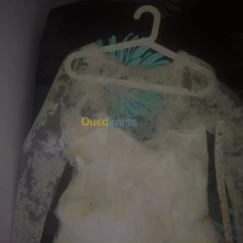 Robe de mariee toute en dentelle