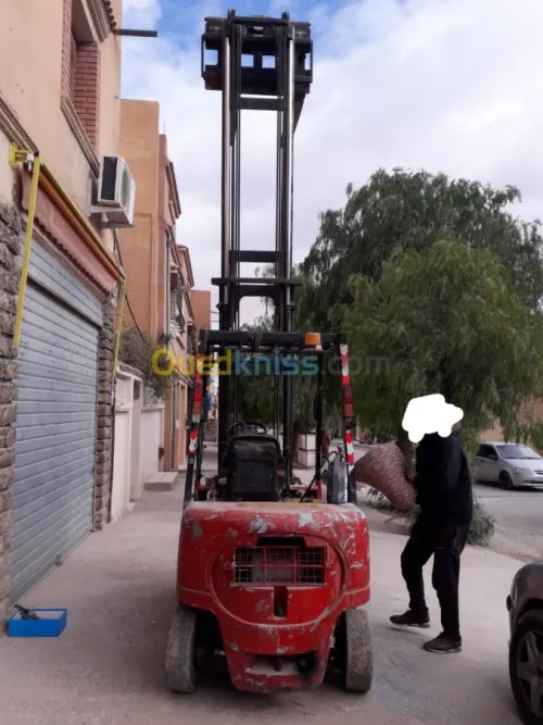 Caterpillar Clarque
