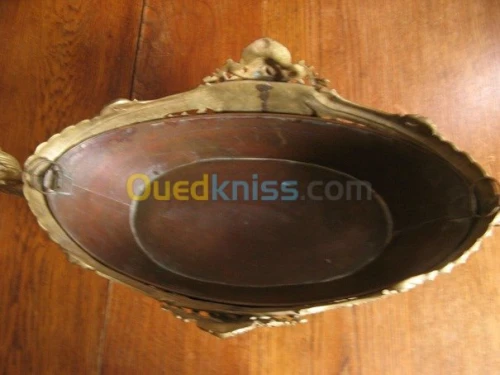 Ancienne jardinière en bronze 