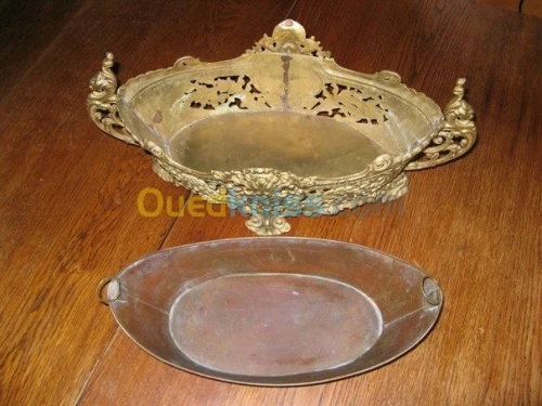 Ancienne jardinière en bronze 