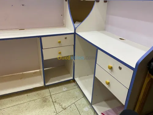 Armoire et bureau