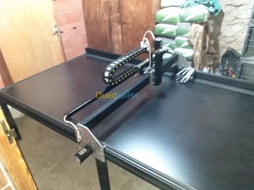 Machin cnc pour decoup forex .MDF. Ali