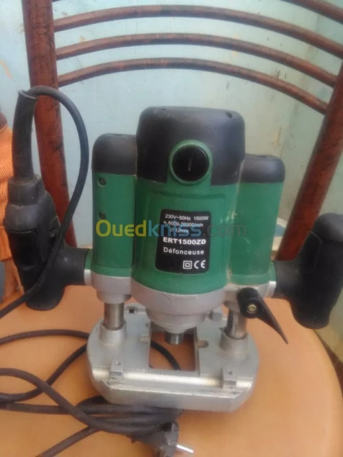 Défonceuse -ponceuse abond -cissoteuse