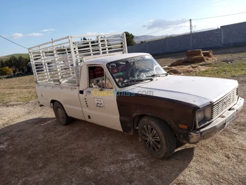 B1600 Mazda