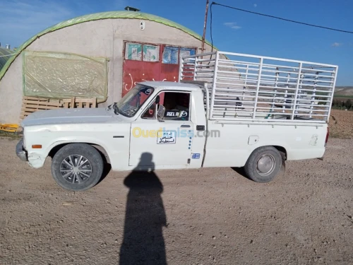 B1600 Mazda
