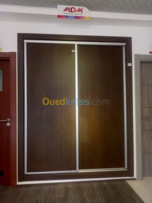 FABRICATION DE PORTE , CUISINE EQUIPEE