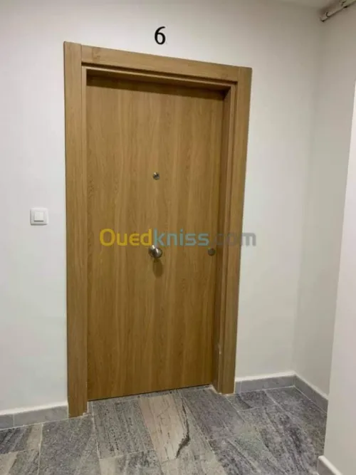 FABRICATION DE PORTE , CUISINE EQUIPEE