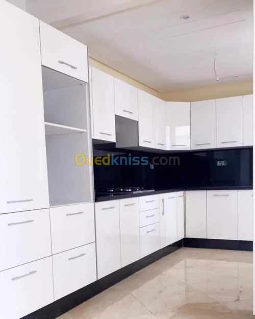 FABRICATION DE PORTE , CUISINE EQUIPEE