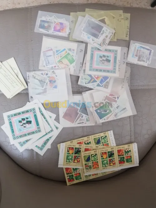 طوابع بريدية و أظرفة