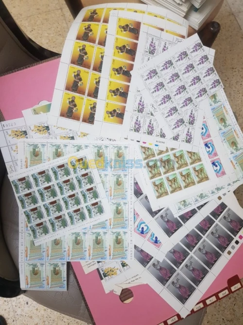 طوابع بريدية و أظرفة