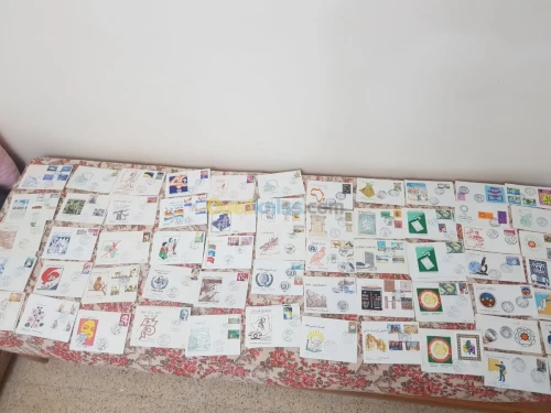 طوابع بريدية و أظرفة