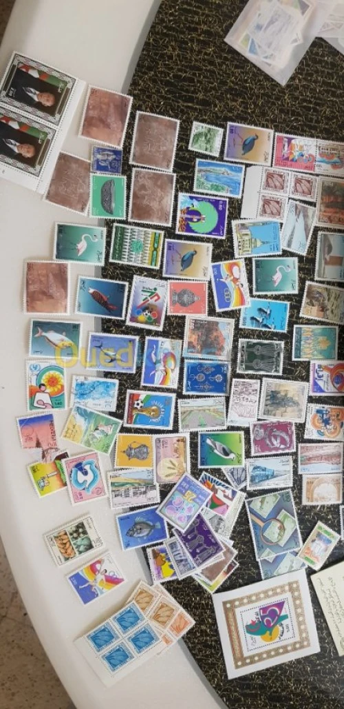 طوابع بريدية و أظرفة