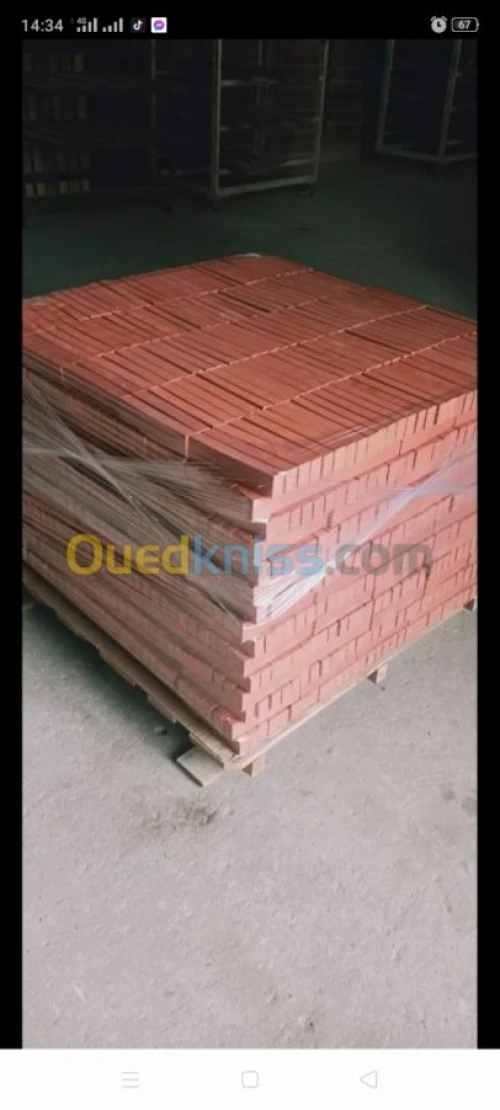 Tuile claustra brique plein en terre c