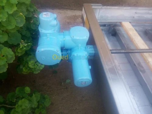 VANNE MURALE MANUELLE AVEC REDUCTEUR 