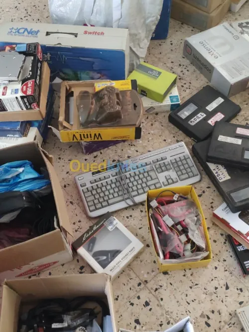 pieces  diverses d'ordinateurs 