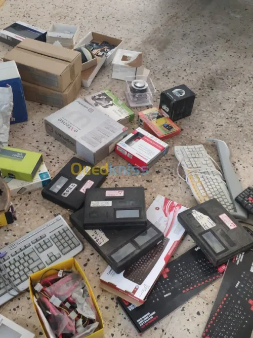 pieces  diverses d'ordinateurs 