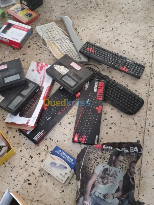 pieces  diverses d'ordinateurs 