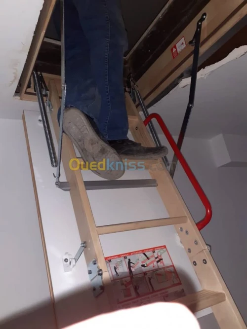 Echelle escamotable retractable 