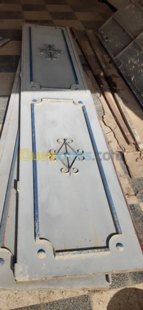 Portail très solide très lourd 