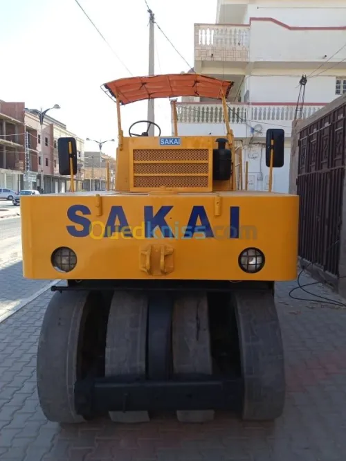compacteur  sakai compacteur  sakai