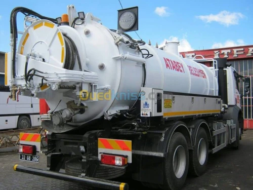 Camion Débouchage canalisation curage vidange fosse septique.