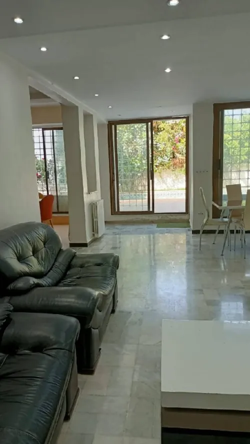 Location Appartement Niveau de villa F4 Alger Hydra