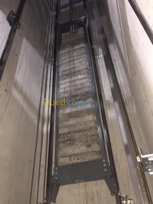 FOURNITURE ET POSE D'ASCENSEUR ET TOUT MATERIEL DE LEVAGE
