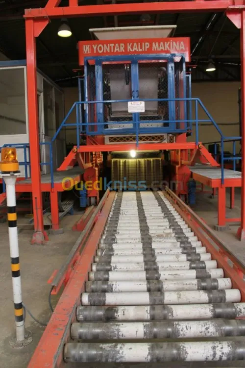 Machine de fabrication de pavé 