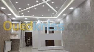 Revetement et amenagement d'inerieurs