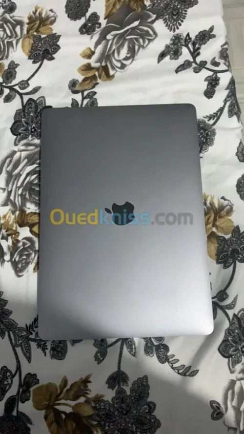 MacBook Pro M1 8G 256G SSD 13.3 