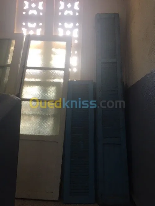 PORTE / FENETRES / PERTIEL EN BOIS