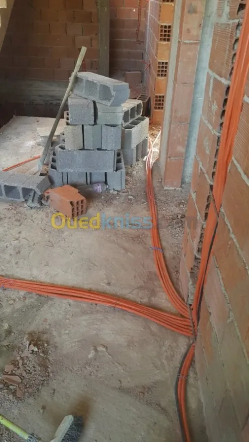 Electricien batiment ch  كهربائي الشلف