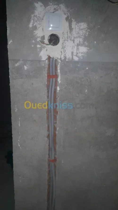 Electricien batiment ch  كهربائي الشلف