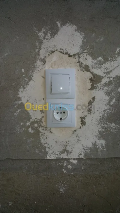 Electricien batiment ch  كهربائي الشلف