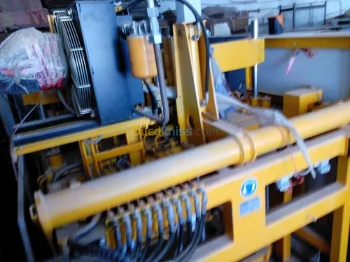 machine fabrication  ourdis  parpaing 