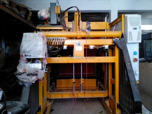 machine fabrication  ourdis  parpaing 