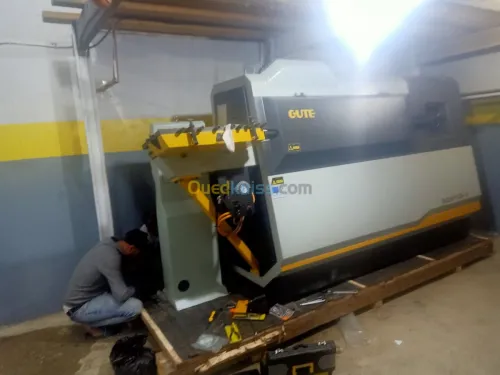 MACHINE CADREUSE DE FER GUTE SGW12D-2