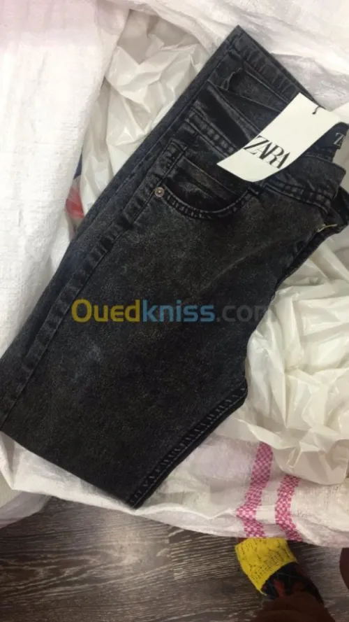 Jeans moyen age de 8 ans a 16 ans