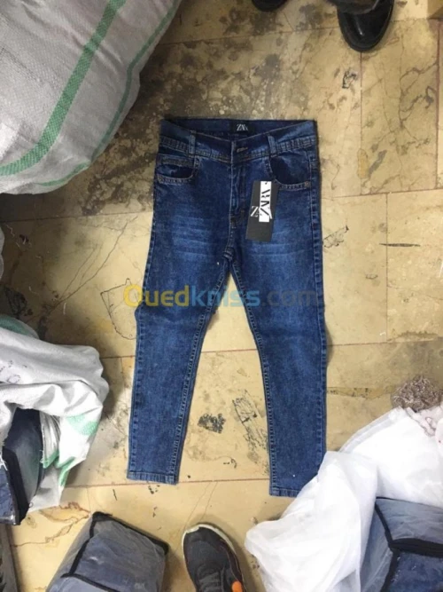 Jeans moyen age de 8 ans a 16 ans
