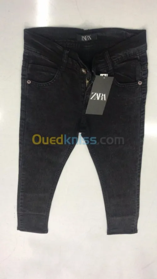 Jeans moyen age de 8 ans a 16 ans