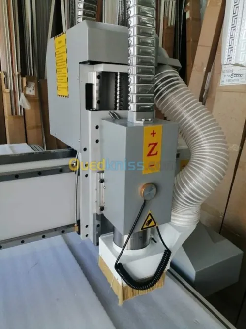 مكينة الليزر CNC FRAISEUSE