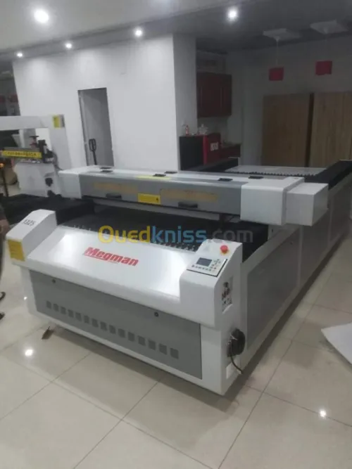 مكينة الليزر CNC FRAISEUSE